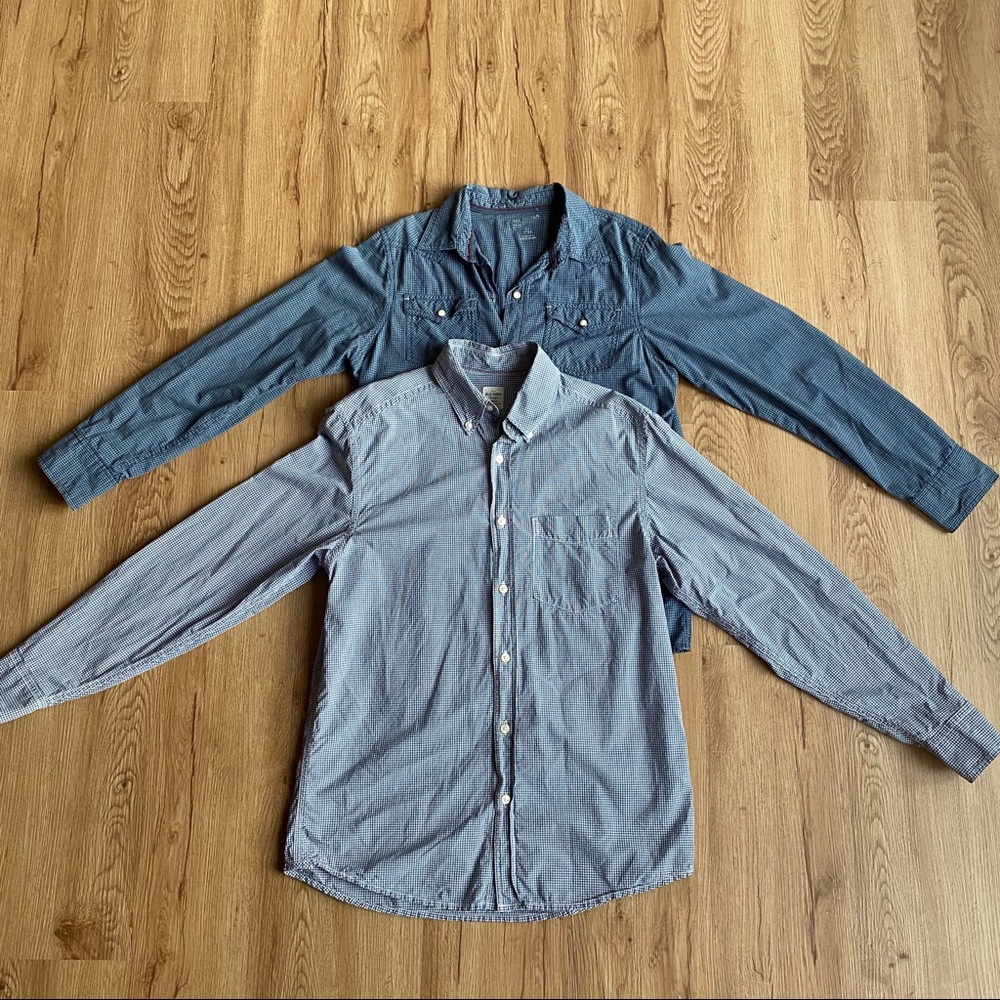 Bundle of men’s blue button down shirt size Small